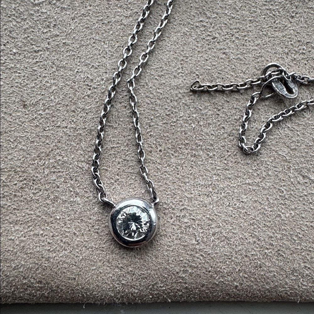 Real Diamond pendant white gold necklace - Picture 2 of 6